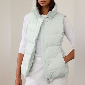 Athleta Vest NWOT, Downtown Puffer Vest in Glacier!